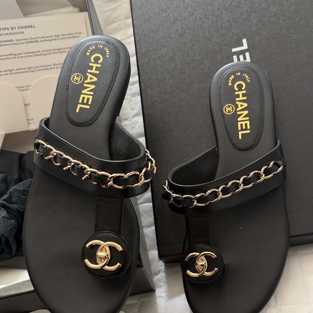 CHANEL Black Leather Chain-Trim Slide Sandals with Gold CC - Picture 5 of 9